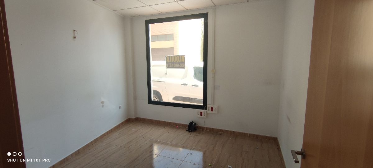 For rent of commercial in Huércal-Overa