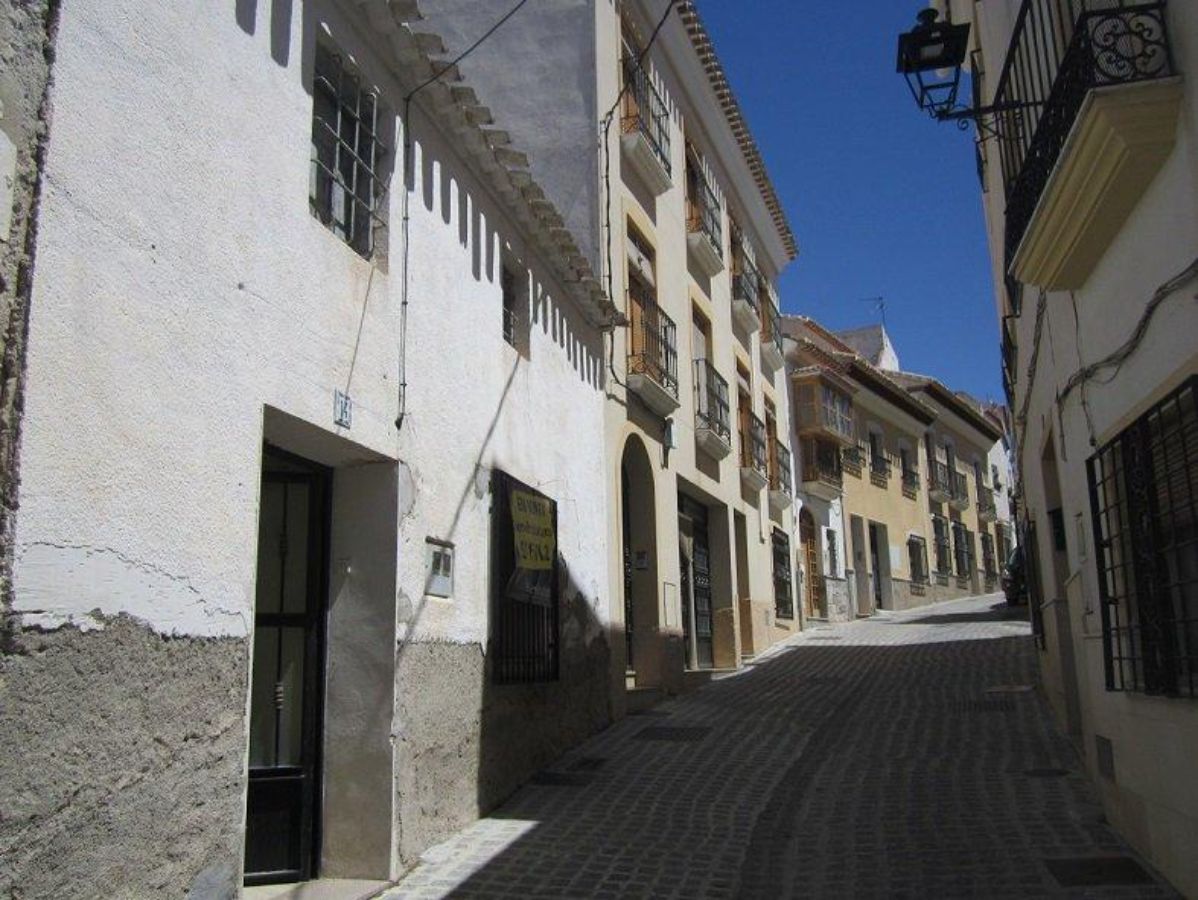 For sale of house in Vélez-Rubio