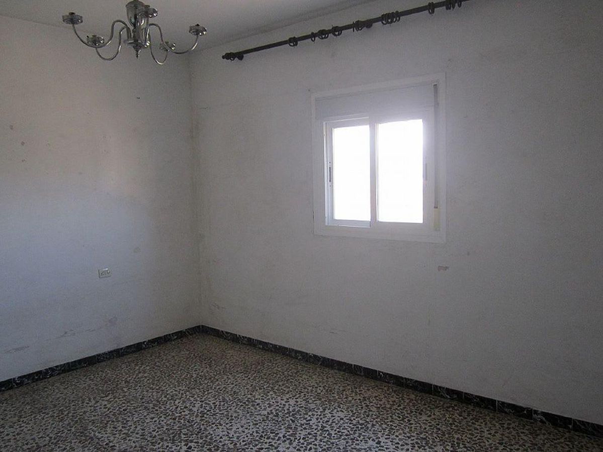 For sale of house in Vélez-Rubio