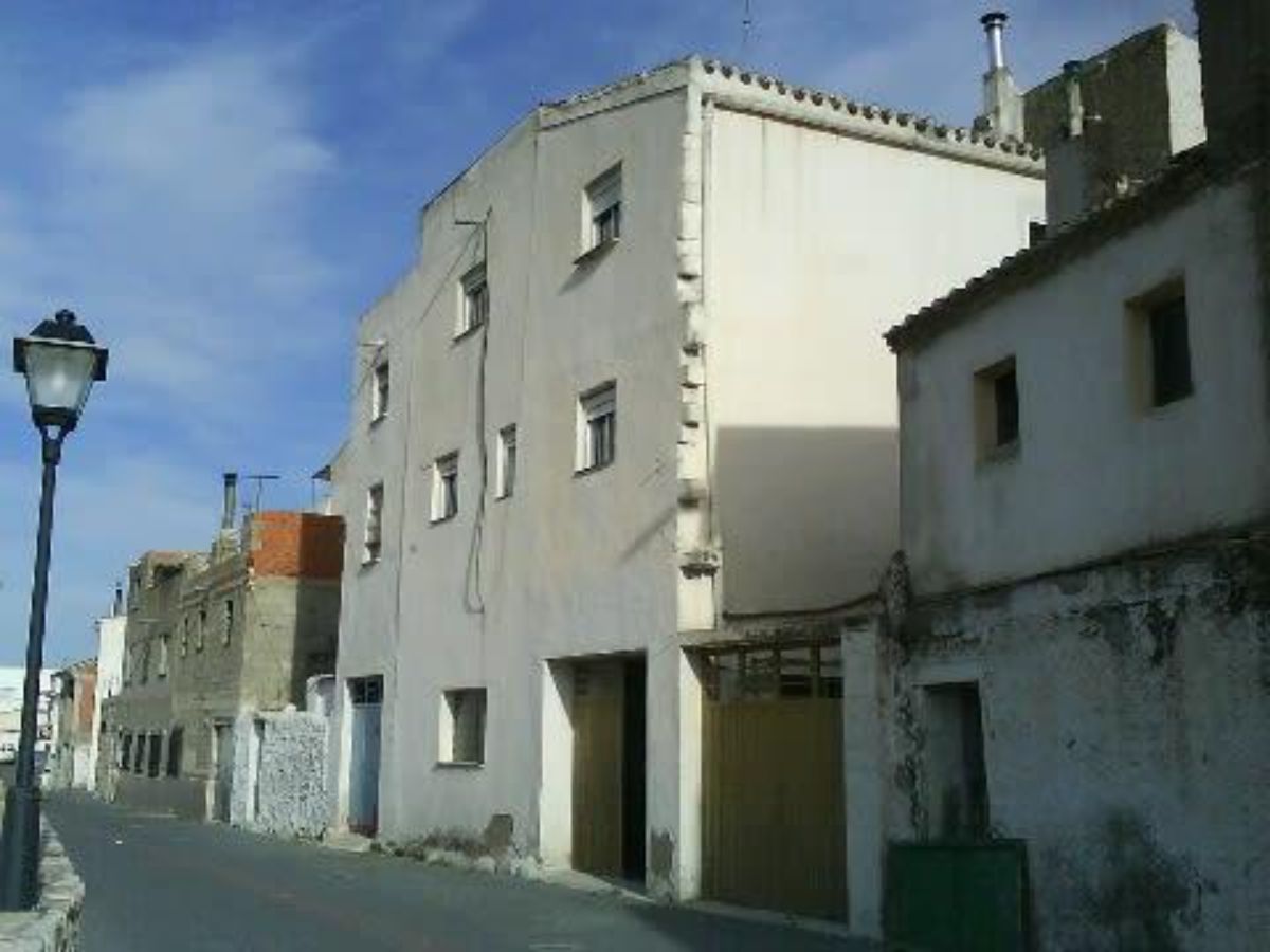 For sale of house in Vélez-Rubio