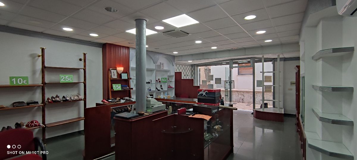 For rent of commercial in Albox