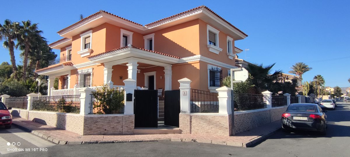For sale of house in Huércal-Overa