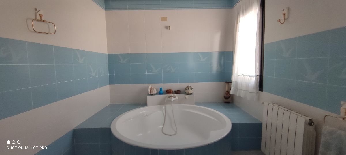 For sale of house in Huércal-Overa