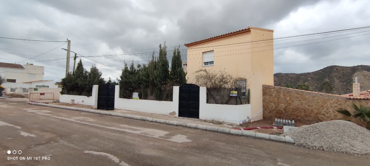 For sale of house in Arboleas
