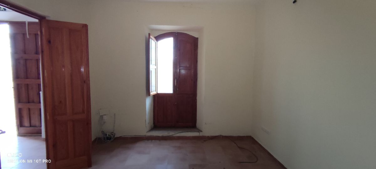 For sale of house in Arboleas