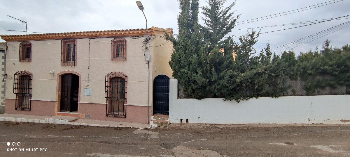 For sale of house in Arboleas