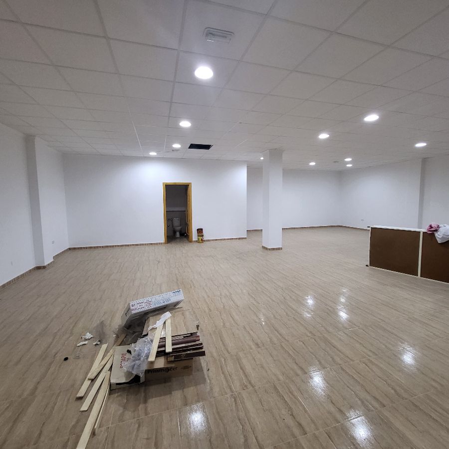 For rent of commercial in Albox