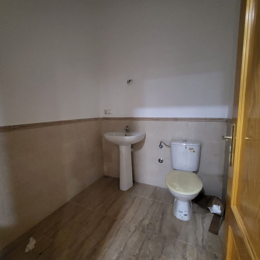 For rent of commercial in Albox