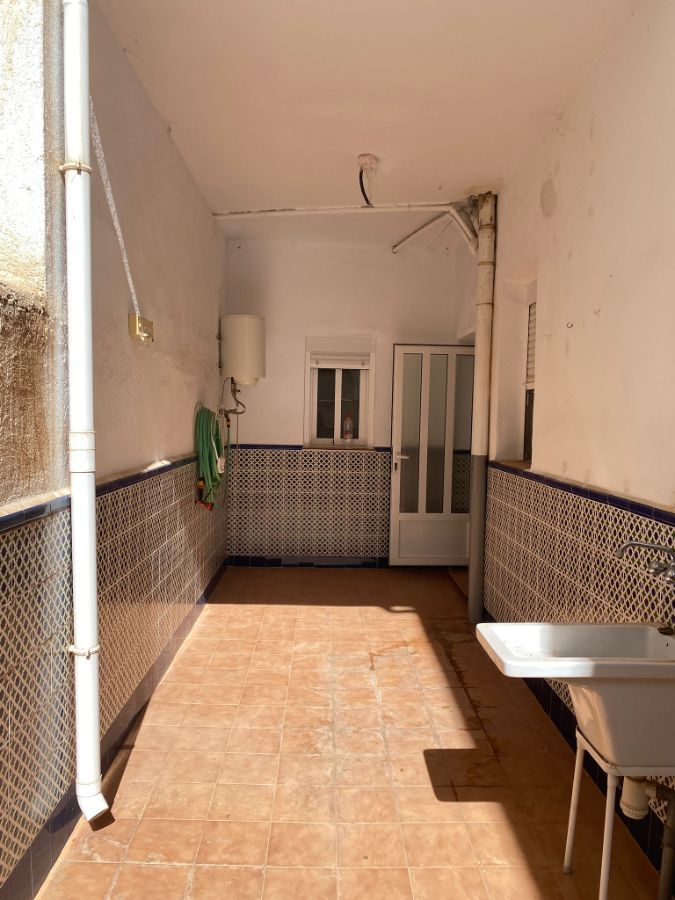 For sale of house in Vélez-Rubio