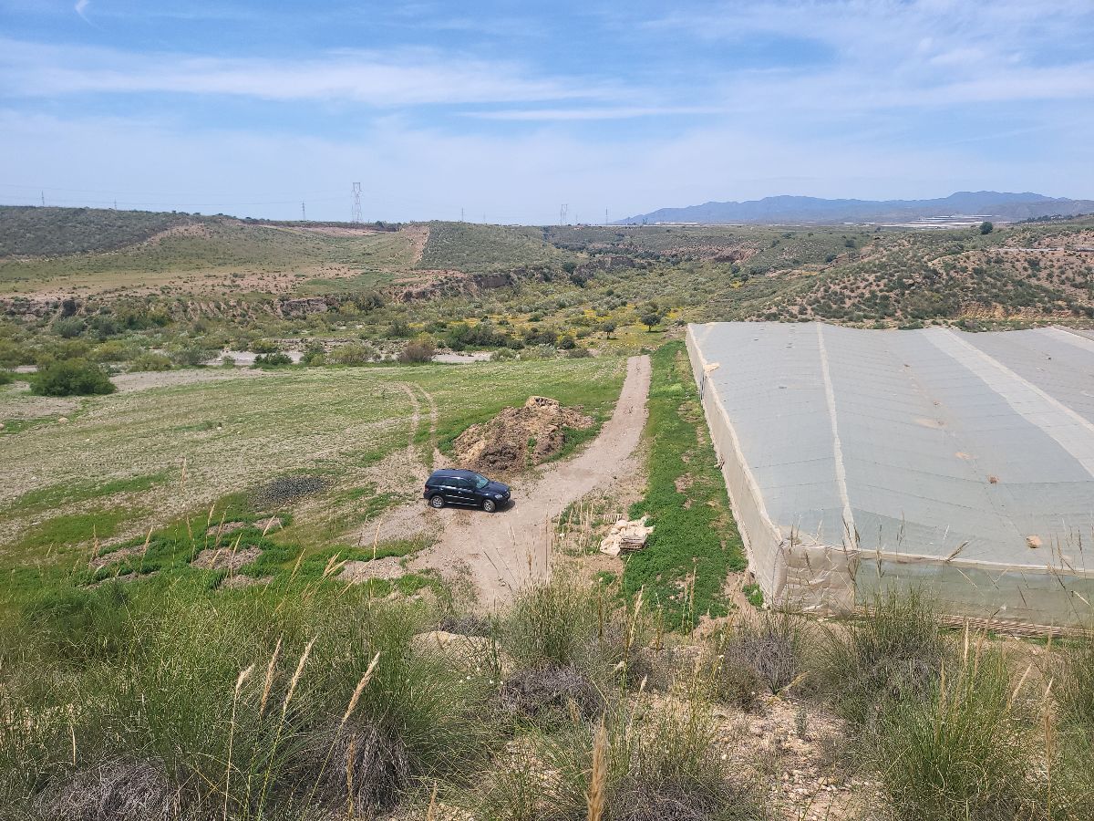 Venta de finca rústica en Sorbas