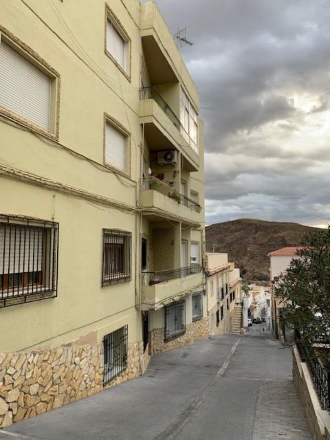 For sale of house in Macael