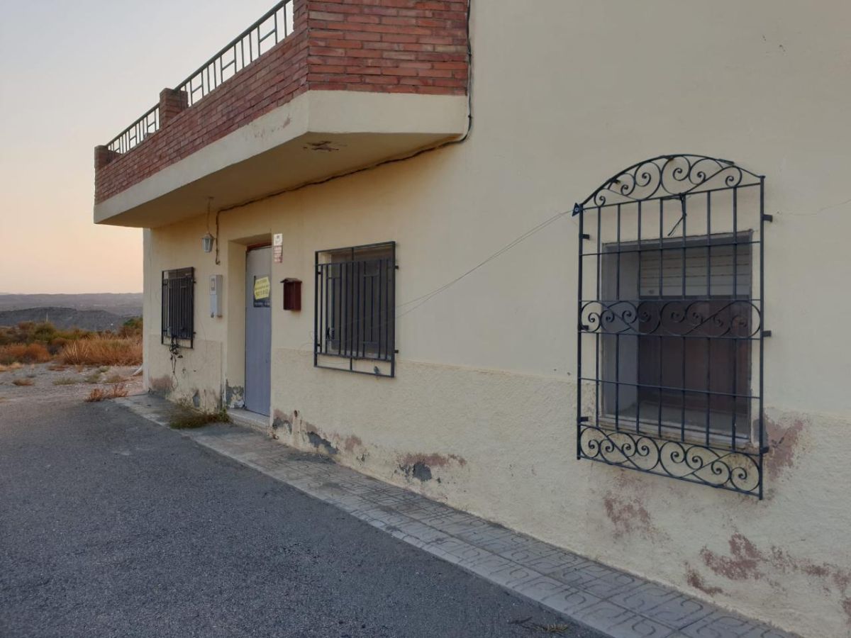 For sale of house in Huércal-Overa