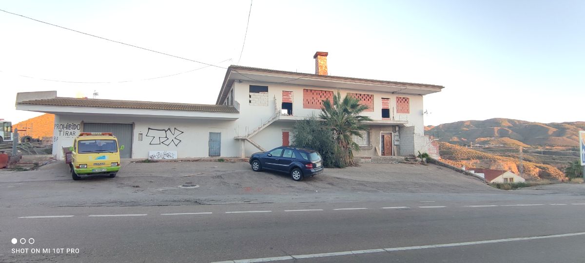 For sale of building in Huércal-Overa