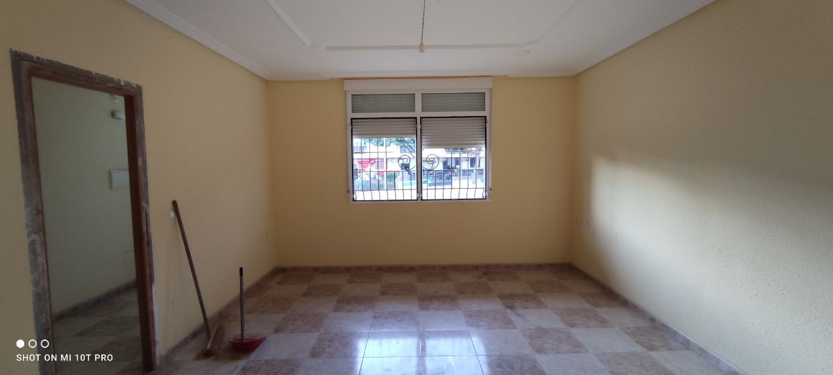 For sale of building in Huércal-Overa