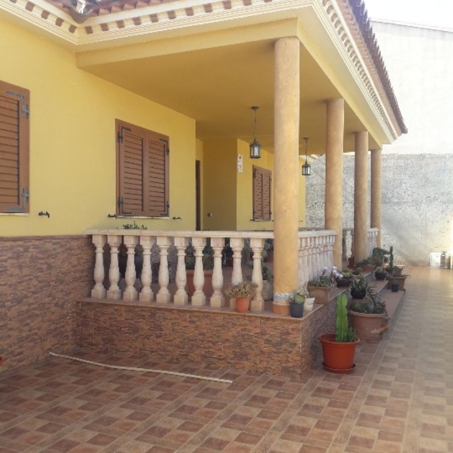 For sale of house in Zurgena