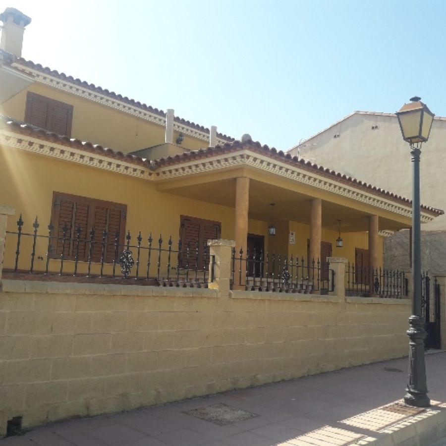For sale of house in Zurgena