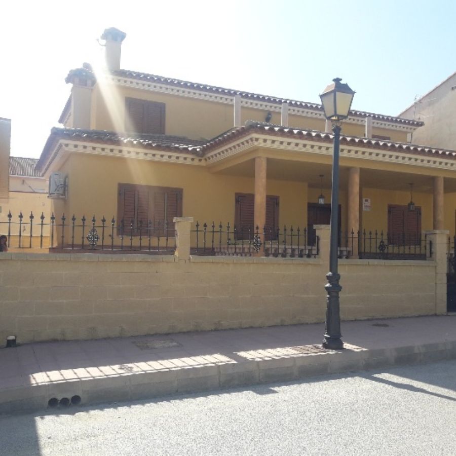 For sale of house in Zurgena