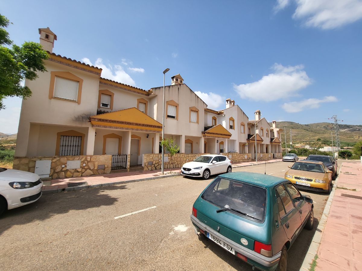 For sale of house in Lubrín