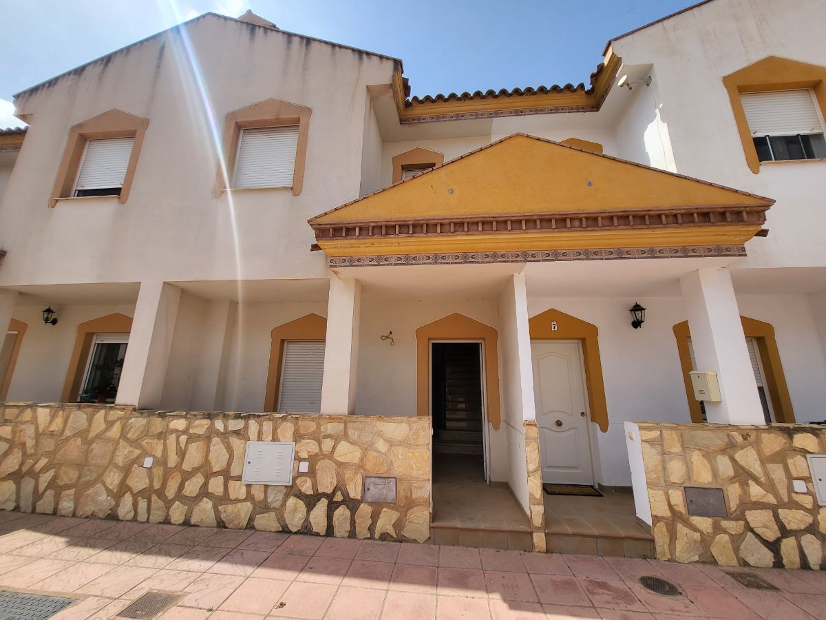 For sale of house in Lubrín