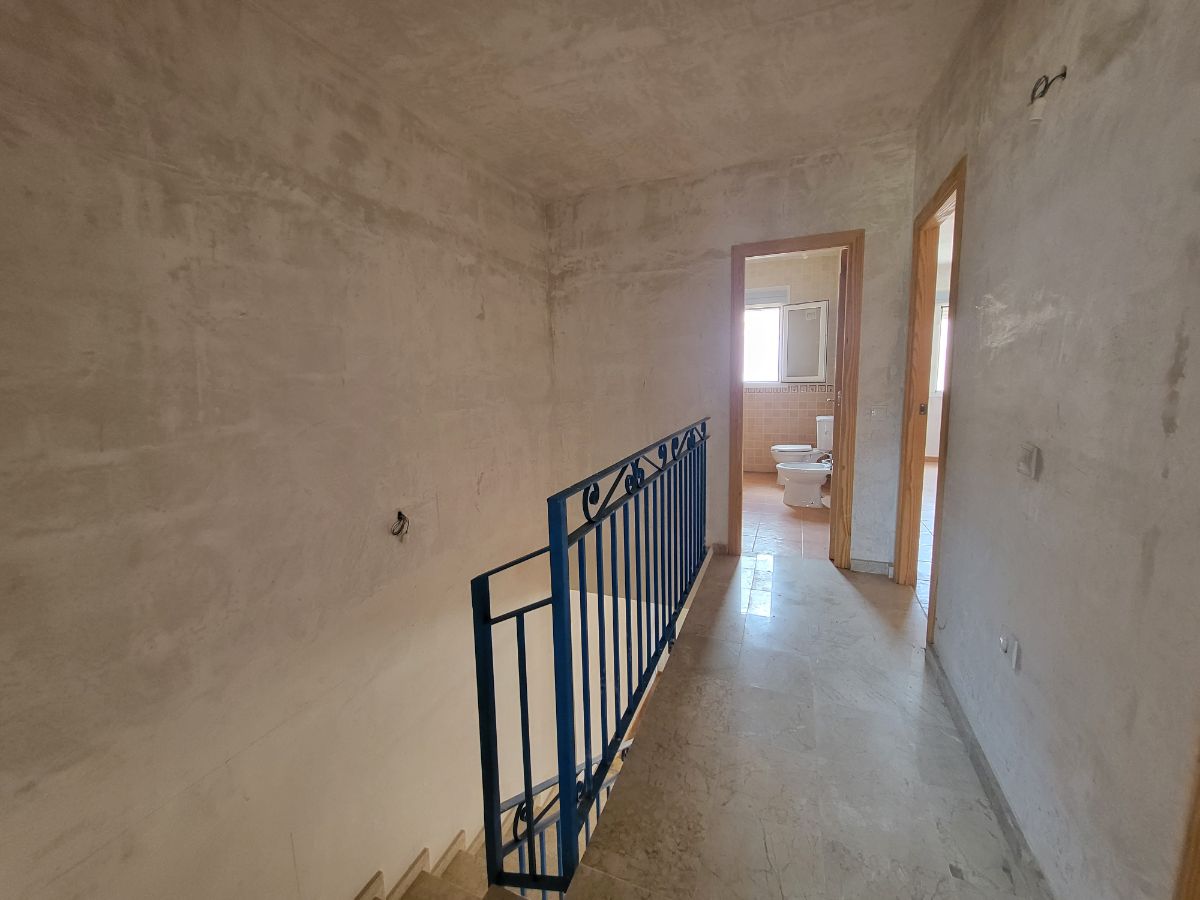 For sale of house in Lubrín