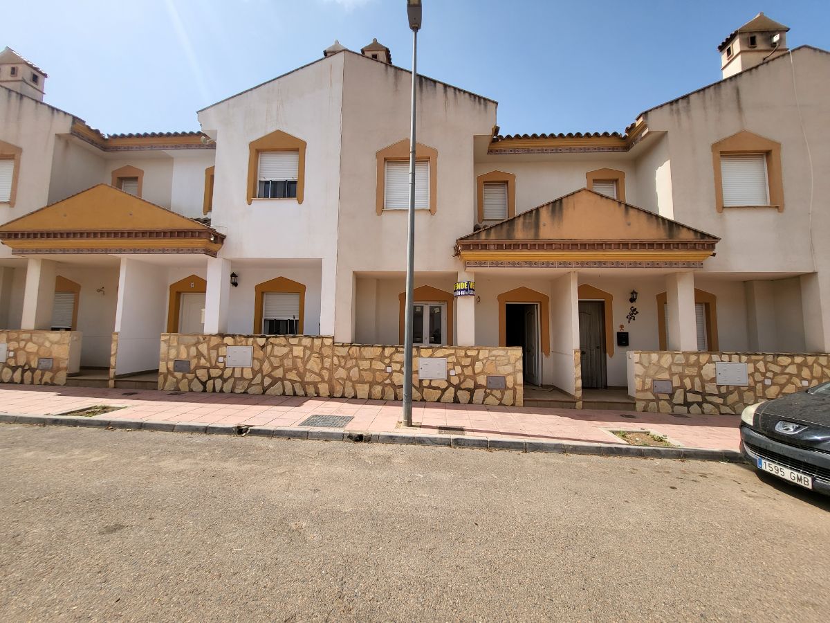 For sale of house in Lubrín