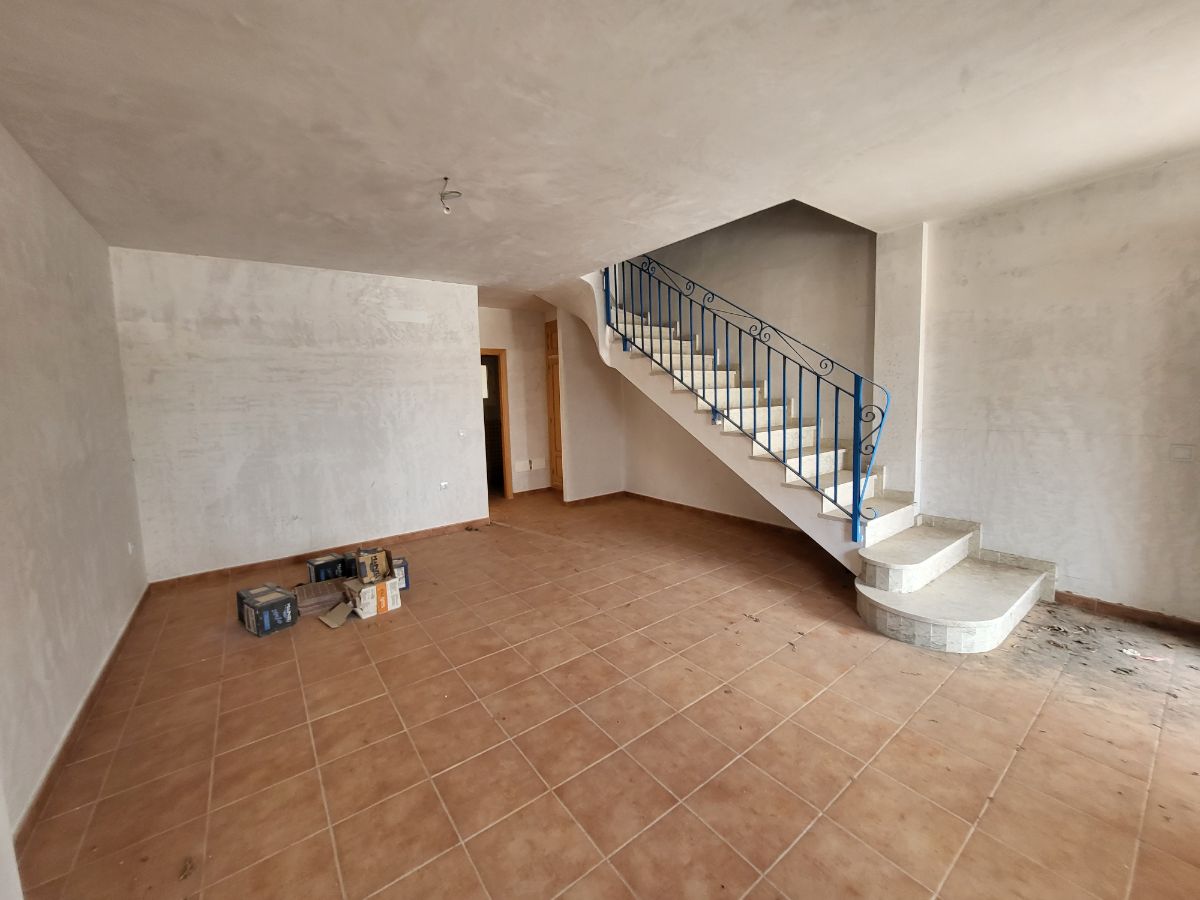 For sale of house in Lubrín
