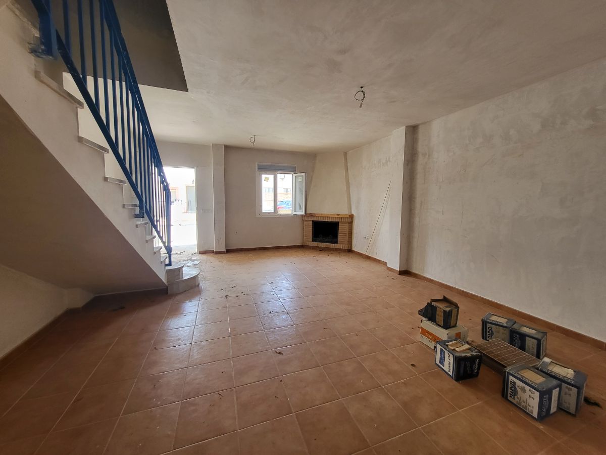For sale of house in Lubrín