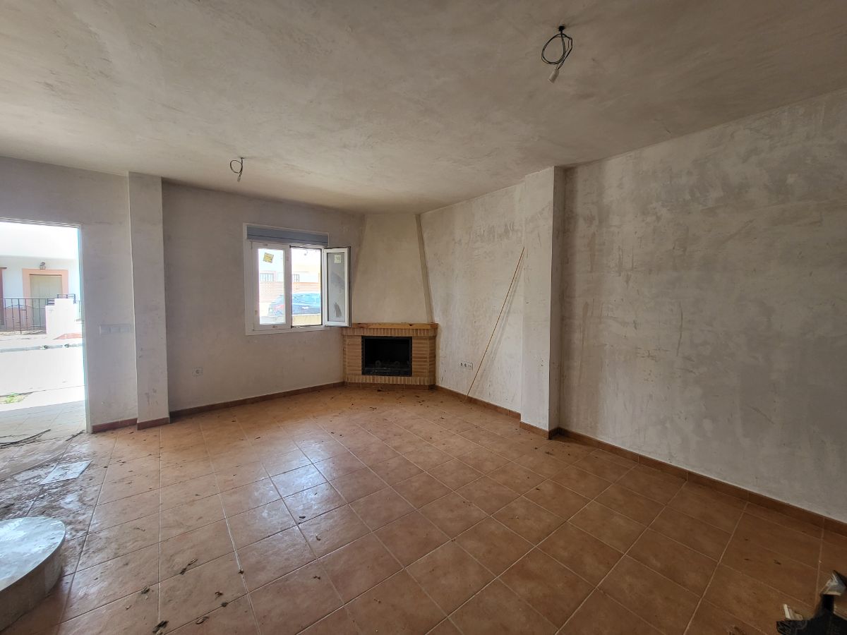 For sale of house in Lubrín
