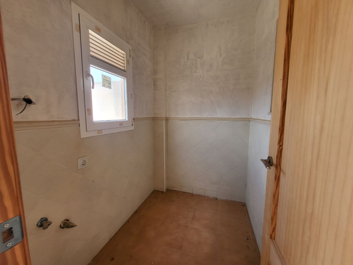 For sale of house in Lubrín