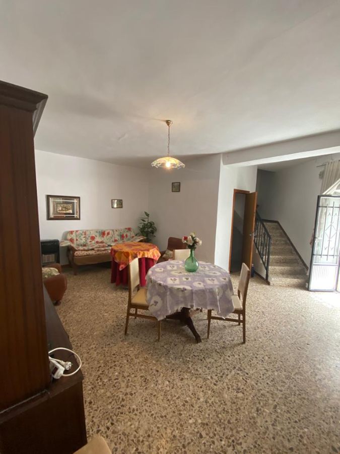 For sale of house in Vélez-Blanco