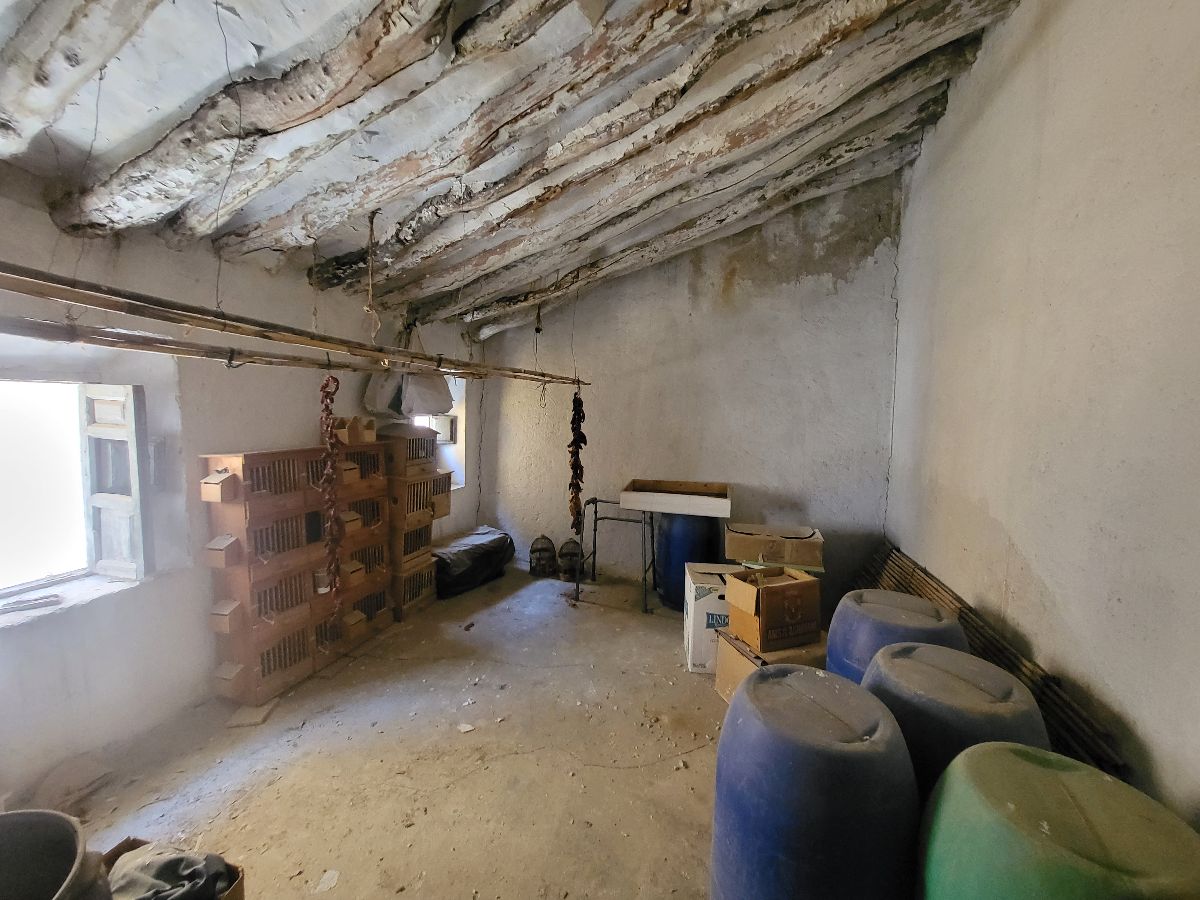 For sale of house in Somontín