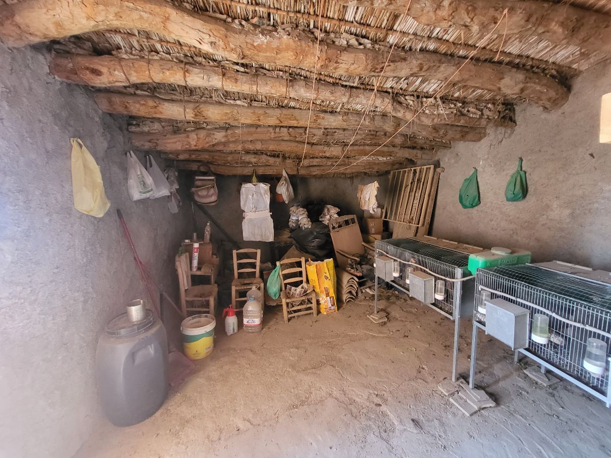 For sale of house in Somontín