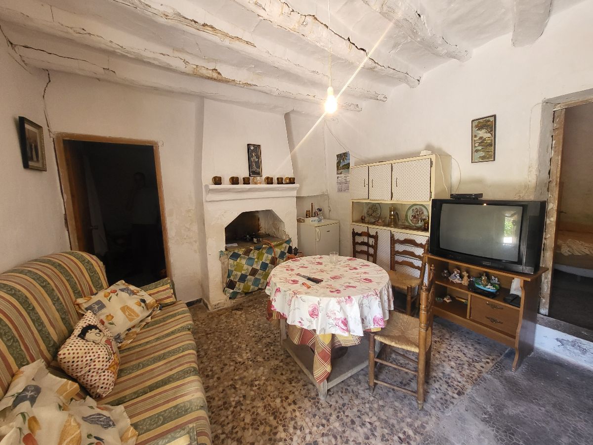 For sale of house in Albánchez