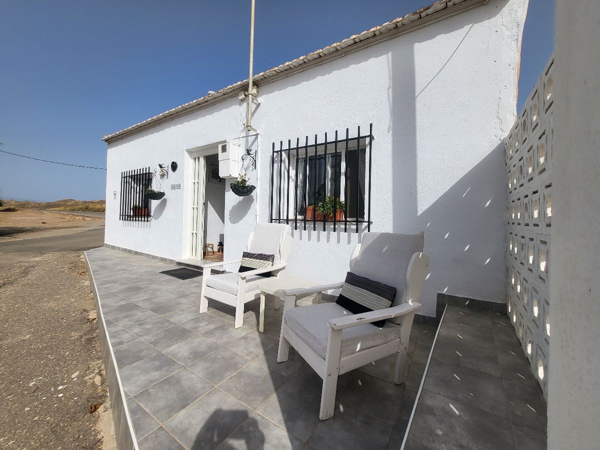 For sale of villa in Zurgena