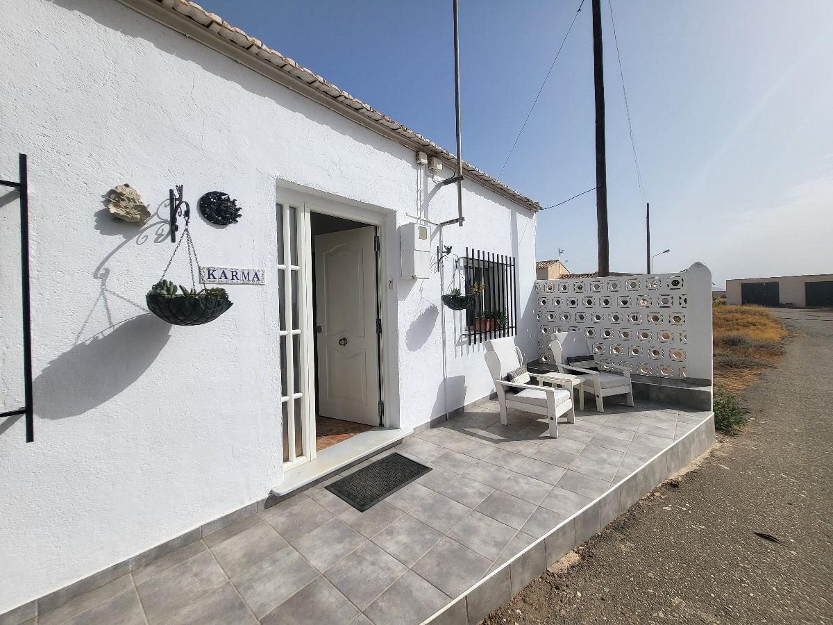 For sale of villa in Zurgena