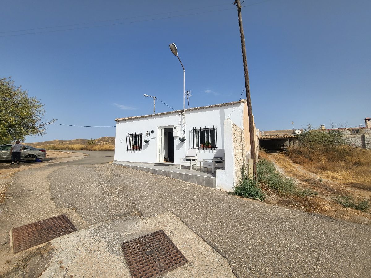 For sale of villa in Zurgena