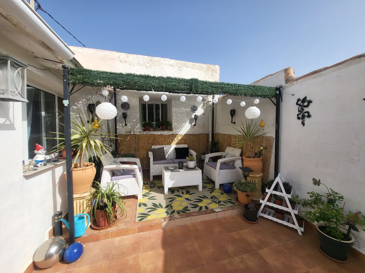 For sale of villa in Zurgena