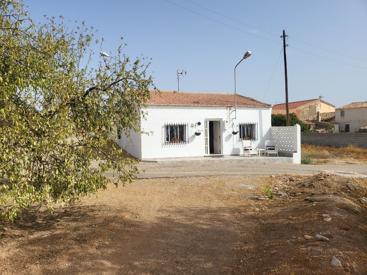 For sale of villa in Zurgena