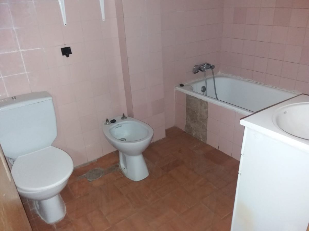 For sale of flat in Fines