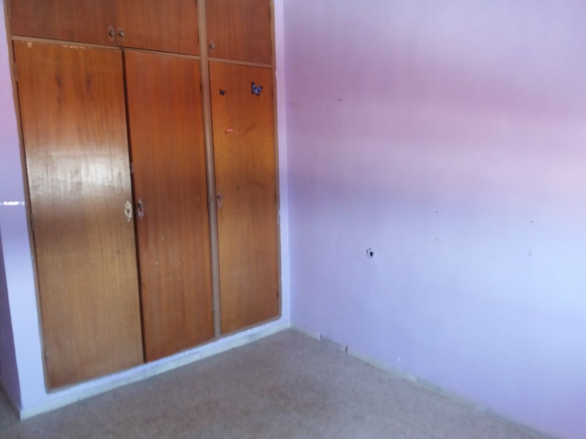 For sale of flat in Fines