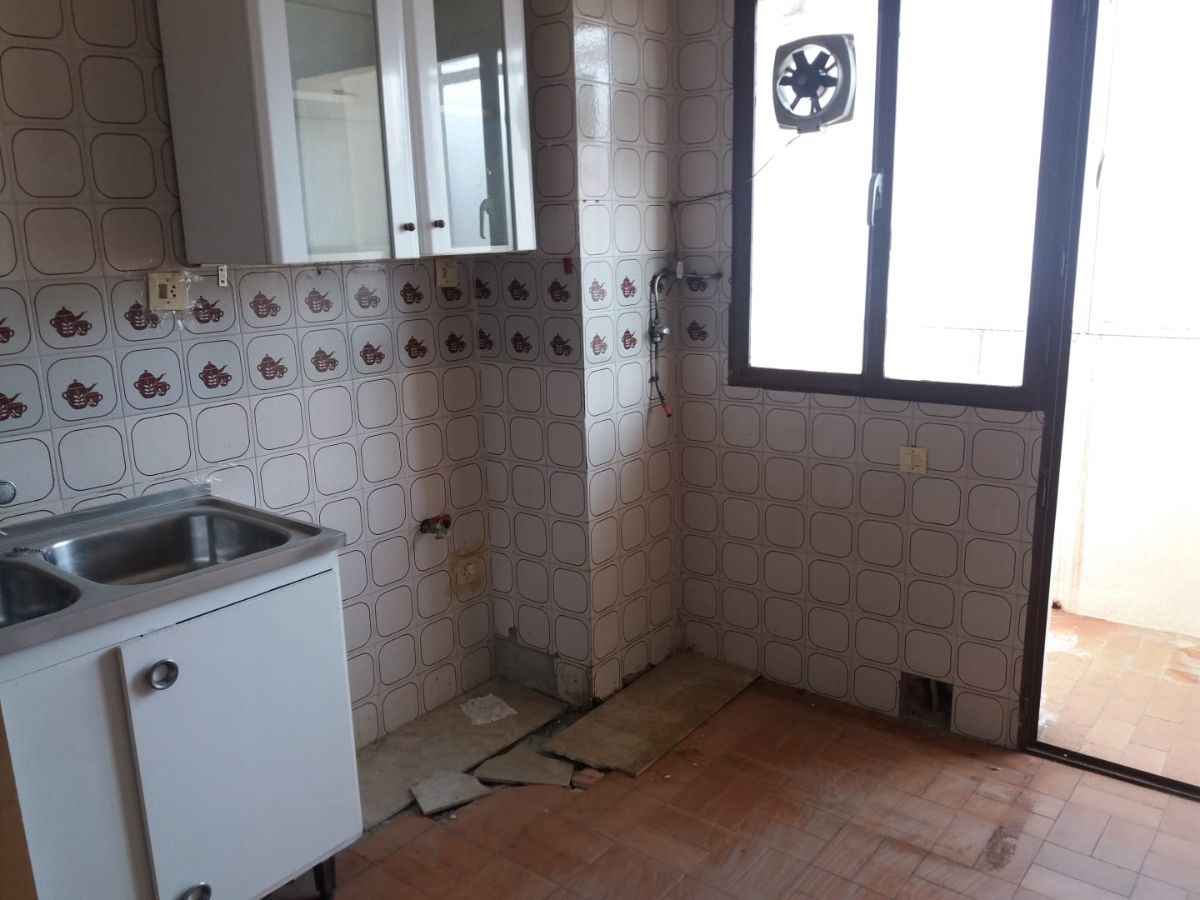 For sale of flat in Fines