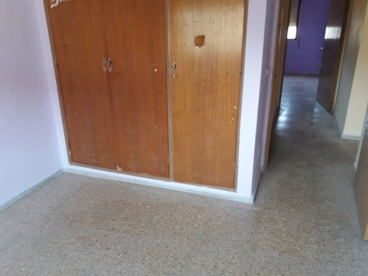 For sale of flat in Fines
