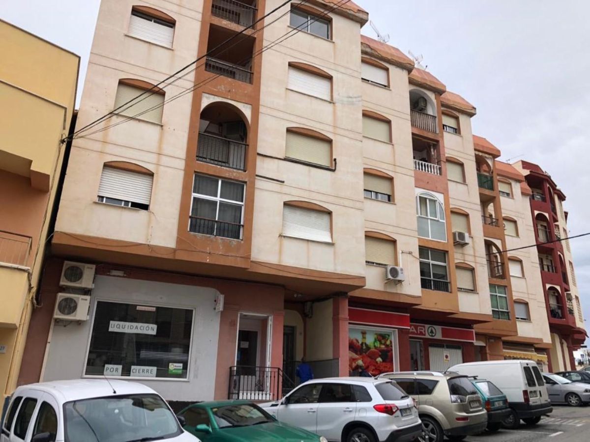 For sale of flat in Macael