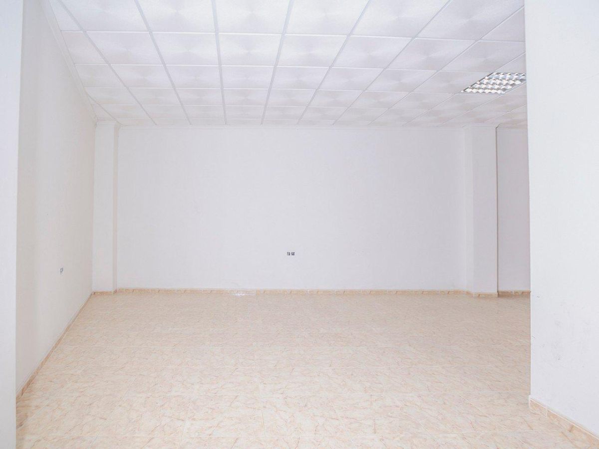 Venta de local comercial en Albox