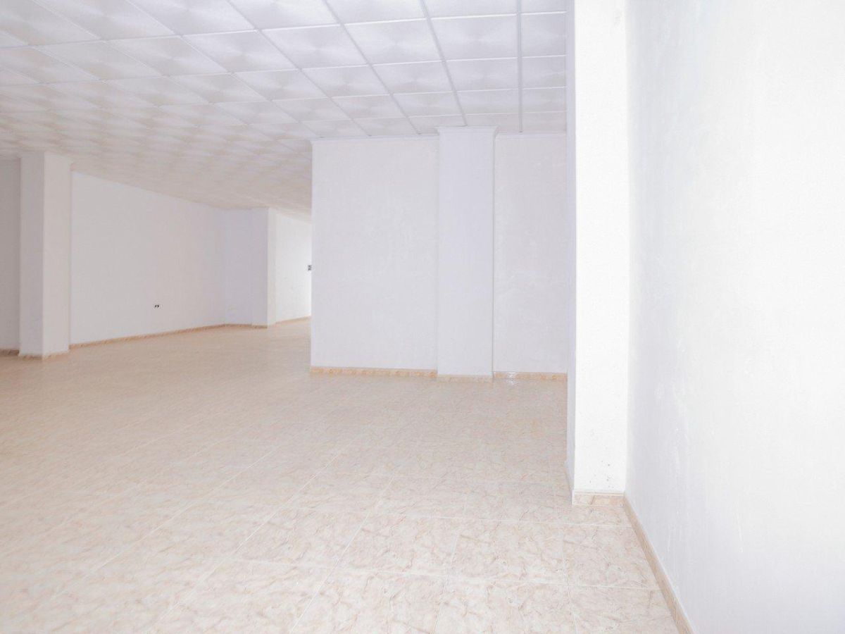 Venta de local comercial en Albox