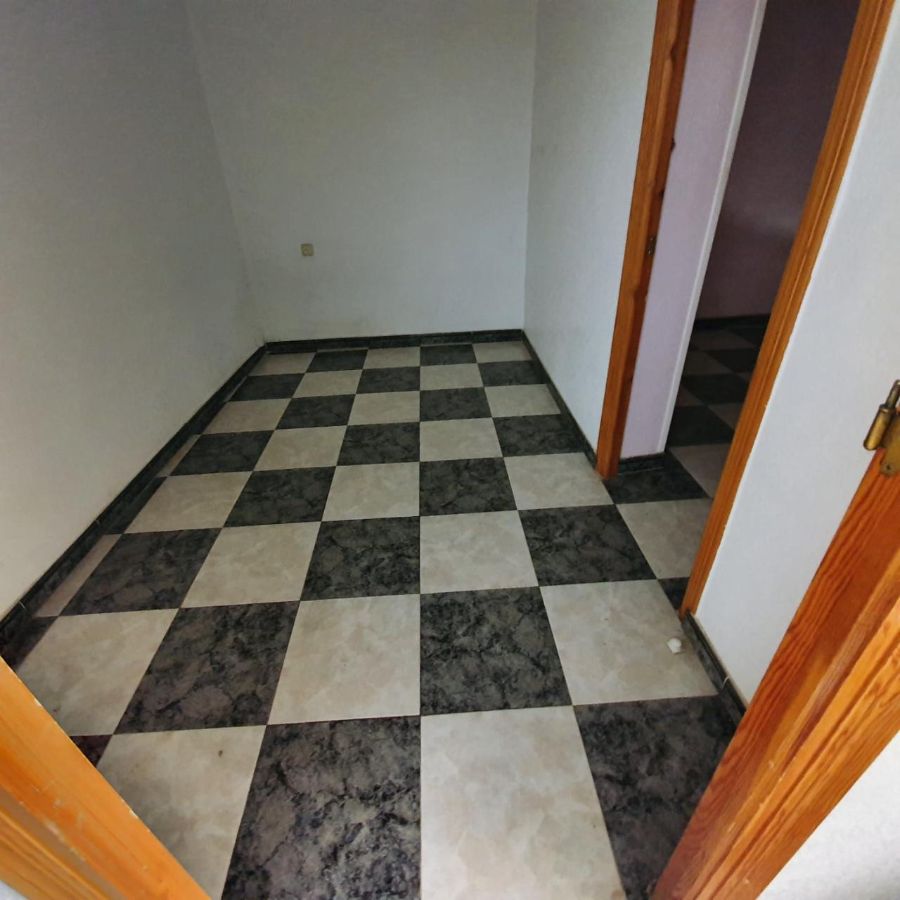 For sale of house in Macael
