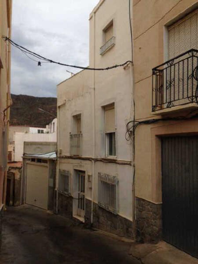 For sale of house in Macael