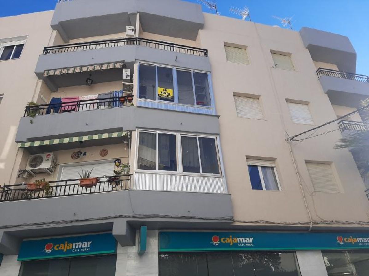 For sale of flat in Macael
