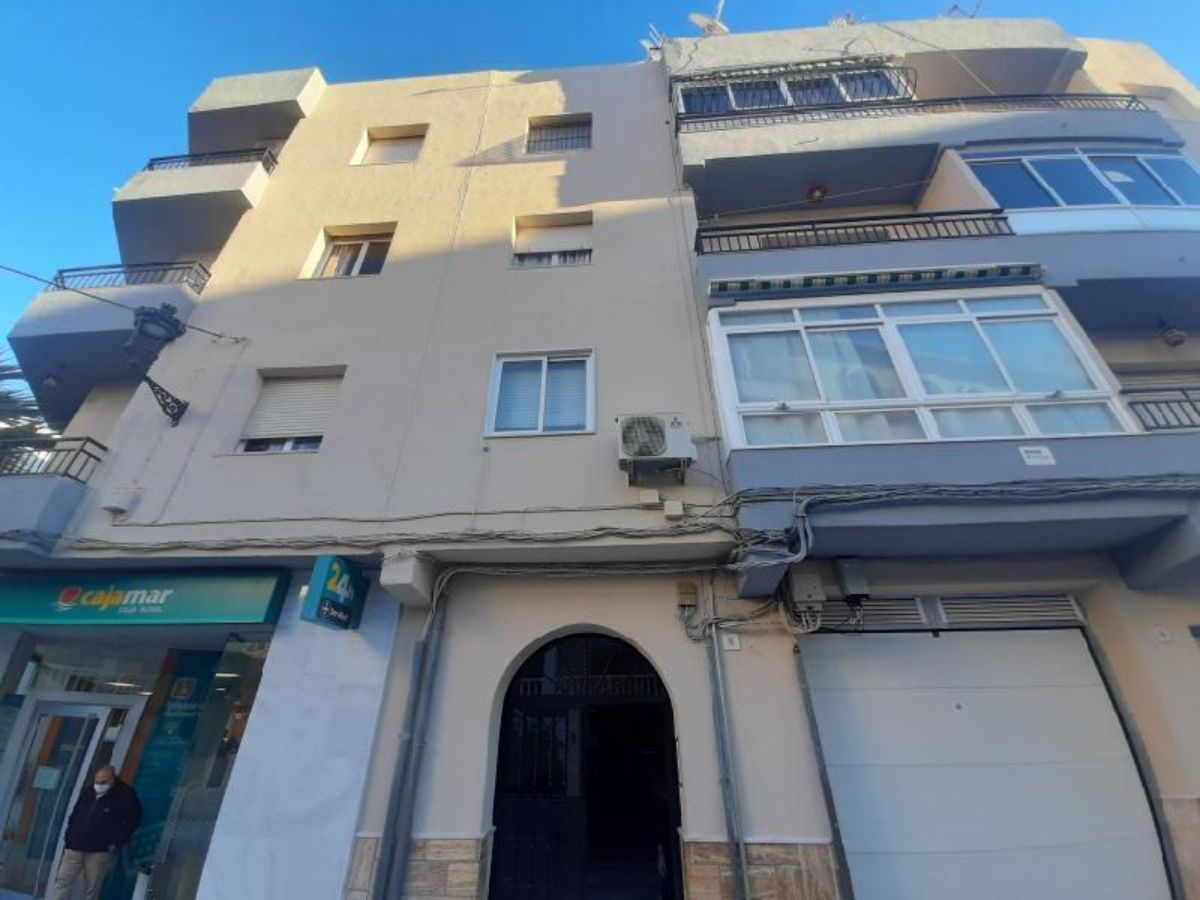 For sale of flat in Macael