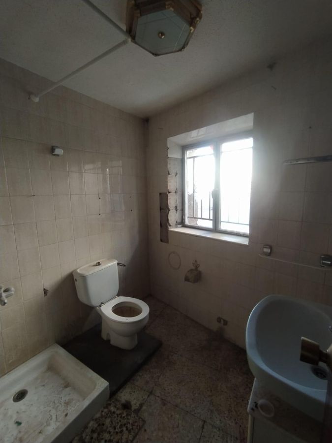 For sale of house in Macael